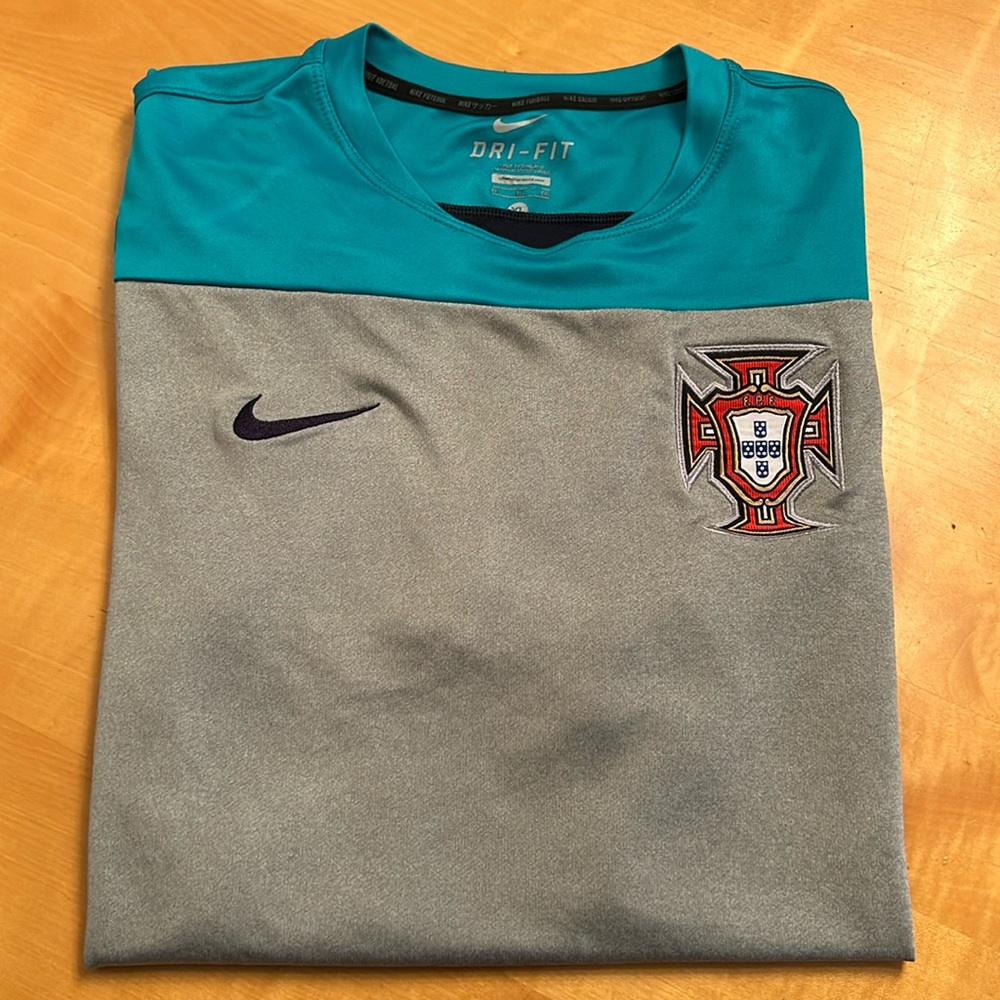 Nike Men’s Dri-Fit X Nike Football Portugal
